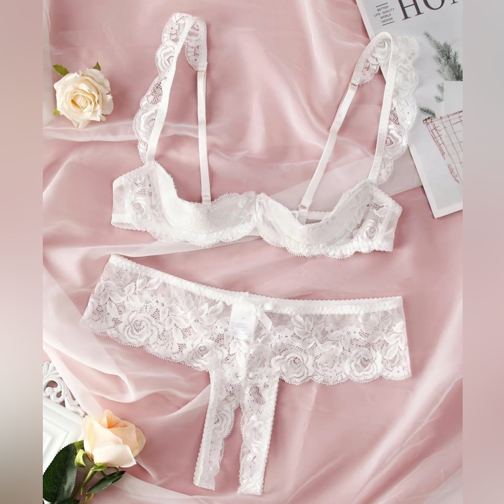 Open-style Lace Lingerie Set
